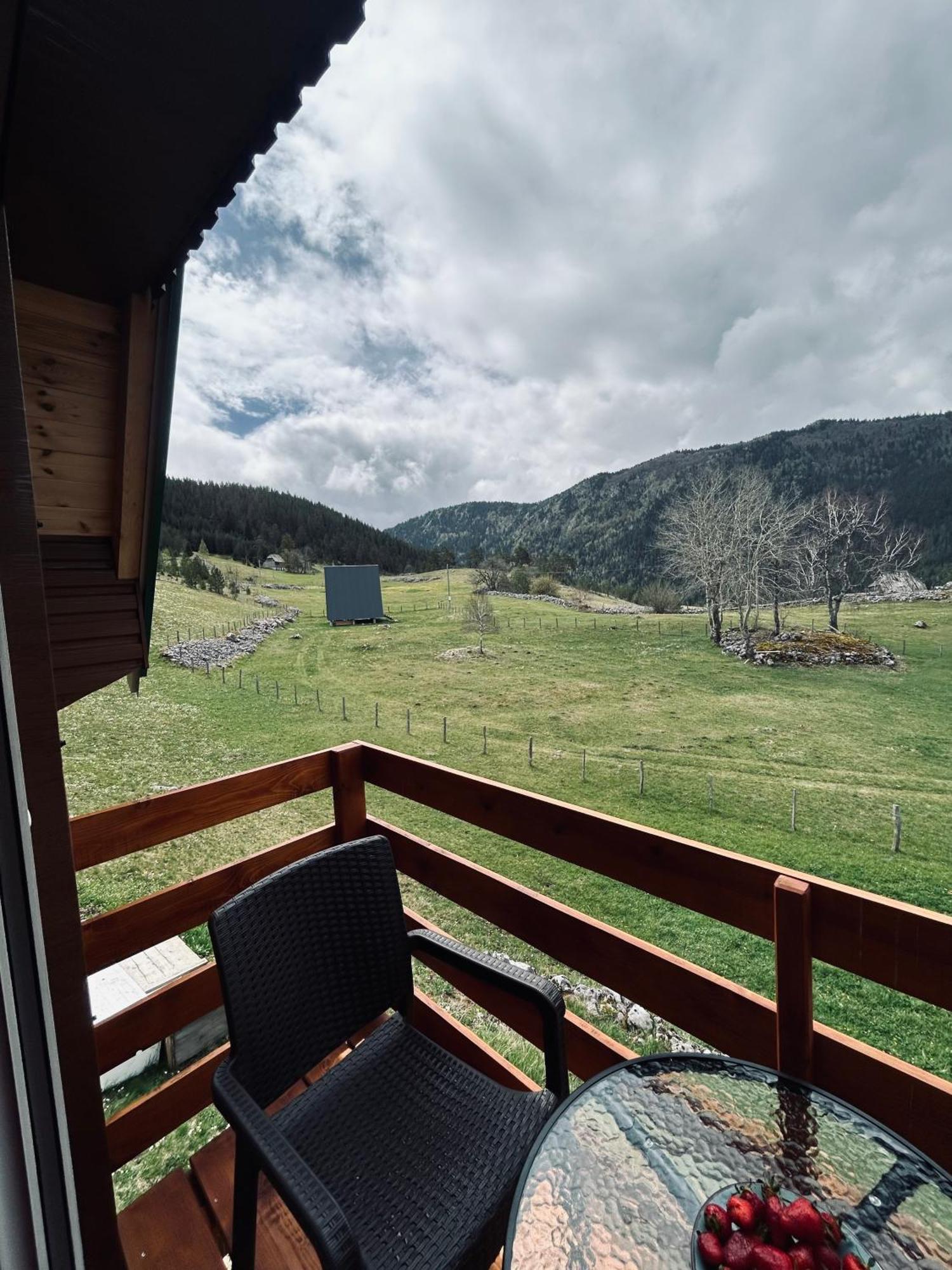 Nomad Lodge Zminica Žabljak 外观 照片